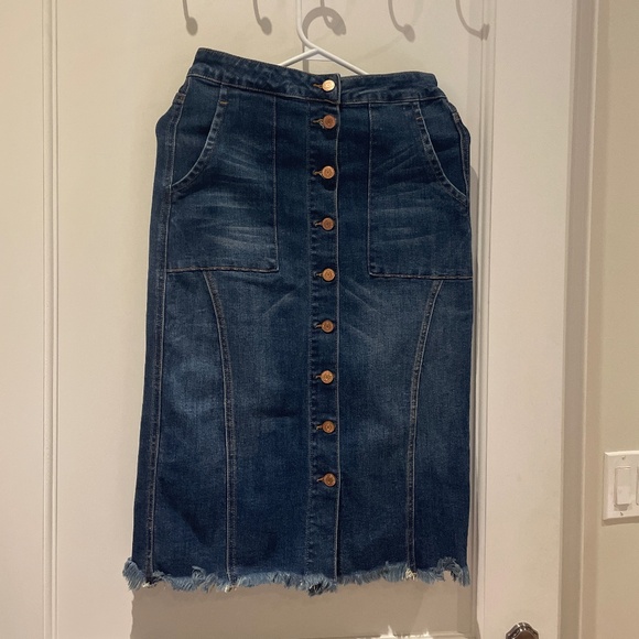 Tricot fringed hem button front denim midi skirt - Picture 1 of 8